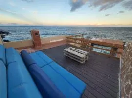 Casa encima del Mar, parquing, 4 patios, idilico