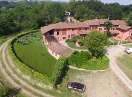 La vecchia Cascina Rossa, hotel di Fubine