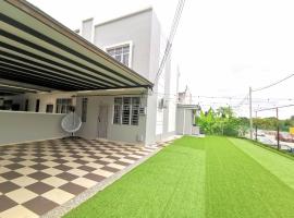 Maco Home Premium Suite Corner at Mount Austin Taman Daya, hotel v destinaci Johor Bahru