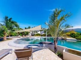 Alterhome Swan villas with swimming pool and ocean views, sewaan penginapan di Placencia Village