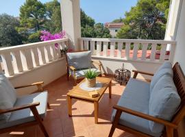 Pinea Sol, Hotel in Brodarica