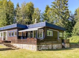 2 Bedroom Nice Home In Timmersdala, luxe hotel in Götene