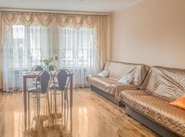 Amazing Apartment In Dominikowo With Kitchen: Dominikowo şehrinde bir otel