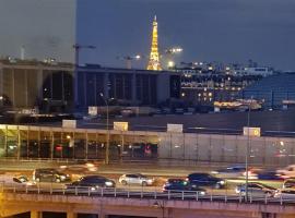 APPARTEMENT AVEC VUE SUR LA TOUR EIIFEL, hotel di Issy-les-Moulineaux