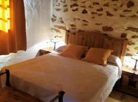 Casa antigua en el centro de Fuerteventura, hotel in Antigua