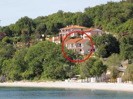 Apartments by the sea Medveja, Opatija - 3430, ваканционно жилище на плажа в Медвея