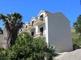 Apartments and rooms with a swimming pool Cavtat, Dubrovnik - 4733, hotel em Cavtat