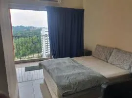 Lovely studio condo with balcony & pool @ Suria Jelutong