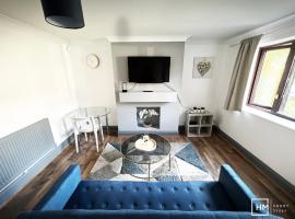 Enfield House - Beautiful 2 Bed - Good Transport Free Parking, hotel in Enfield Lock