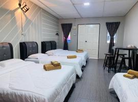 Julies Hostel Taman Negara, motel di Kuala Tahan