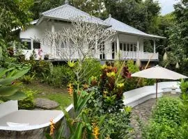 Balian Bliss Retreat complex with private pool