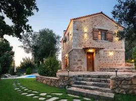 Villa Caneva - Countryside Haven with Full Privacy