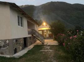 Guest house Mzia, hotel v destinaci Mazeri