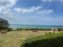 Le gîte des Falaises - plage à pied - vue sur mer, alojamento para férias em Saint-Martin-Plage