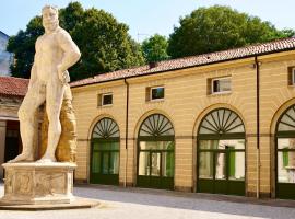 Palazzo Mantua Benavides Suites & Apartments, hotel near PadovaFiere, Padova