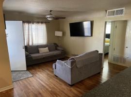 Cozy home, cheap hotel in El Paso