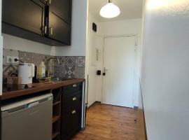 Studio Emotion 4P - Train station 200m - Disneyland Paris 5 min, hotel i Montévrain