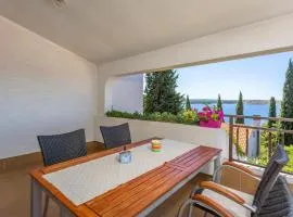 Cozy Apartment In Omisalj With Wifi
