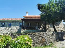 Casa do Sapateiro - piscina, Hotel in Valença