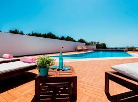 Villa Stamos with Seaview and Private Pool - Partner of Prasonisi Villas, viešbutis su vietomis automobiliams mieste Plimmiri