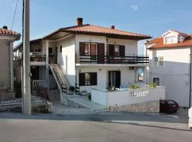 Apartments and rooms with parking space Vrbnik, Krk - 5301