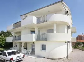 Apartments and rooms with parking space Sveti Vid, Krk - 5323