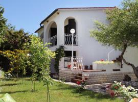 Apartments with parking space Baska, Krk - 5430, hotel en Baška