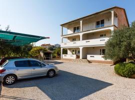 Apartments with a parking space Kornic, Krk - 5306, hotel v Korniću