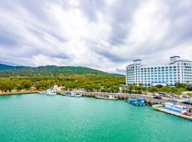 Kenting Long Beach Hotel, resort i Checheng