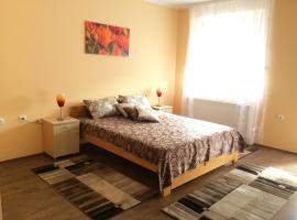 B&B Zmajevo Gnezdo 021, B&B em Sremska Kamenica