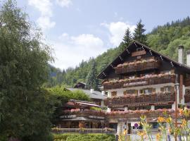 Hôtel La Montagne, hotel v destinaci La Clusaz