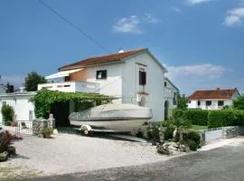 Apartments with parking space Vantacici, Krk - 5566