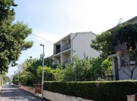 Apartments with parking space Supetar, Brac - 5653
