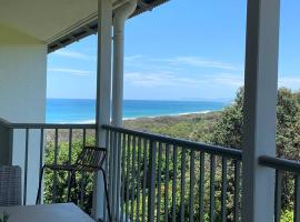 15 Whale Watch Resort + Beach Front + Ducted Air Con + 3 Bed + 2 Bath, hotel din Point Lookout