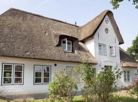Altes Schulmeisterhaus Wohnung 1, hôtel à Oevenum