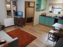 self contained flat in Llanfyllin Powys، فندق في Llanfyllin