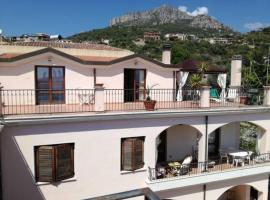 attico panoramico sul mare, hotel in Santa Maria Navarrese