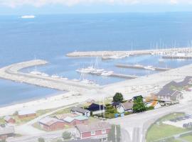 1B, Stuga m havsutsikt & 50m till strand, hotel a Byxelkrok