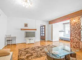 Cozy Apartment In Gdynia With Wifi