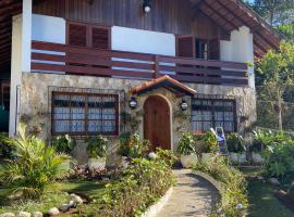 Casa encantadora na serra-Teresópolis, hytte i Teresópolis