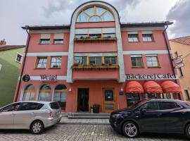 Cafe-Bäckerei-Pension Weigl, hotel barato en Oberviechtach