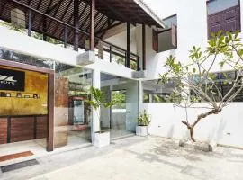 drivethru Hostel Polhena
