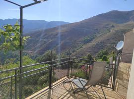 Maison de village avec vue sur les montagnes, hôtel à Bigorno près de : Gare de Ponte-Novu