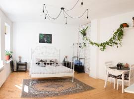 White Lodge - central beach apartment – domek górski 