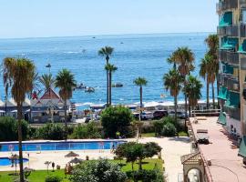 Maite Vacances , luminoso estudio junto al mar, feriebolig i Benalmádena