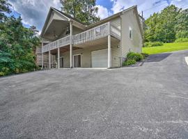 Caryville Home with Private Dock and Norris Lake Views, Ferienhaus in Caryville