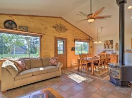 Ski, Soak and Explore! Spacious Pagosa Springs Home, hotel i Pagosa Springs