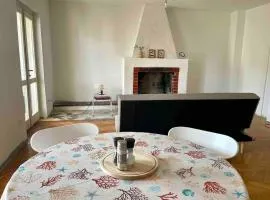 Two bedroom -Terrace- Parking- Walk to Beach