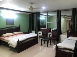Lotus Inn, hotel v destinaci Rachiāl