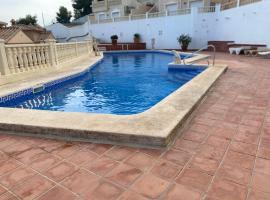 Casa McDougall, Hotel in Calp